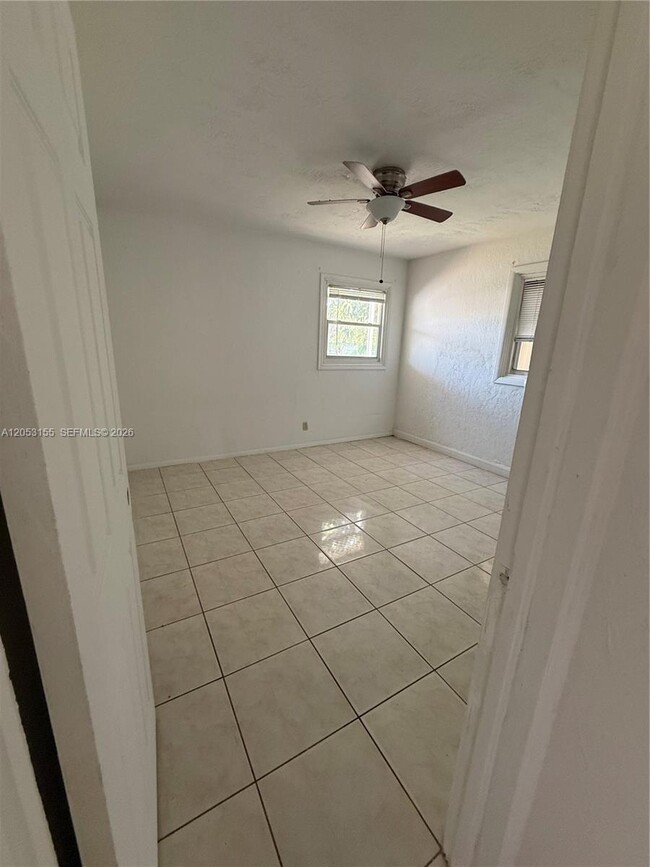 Building Photo - 708 N 20th Ct