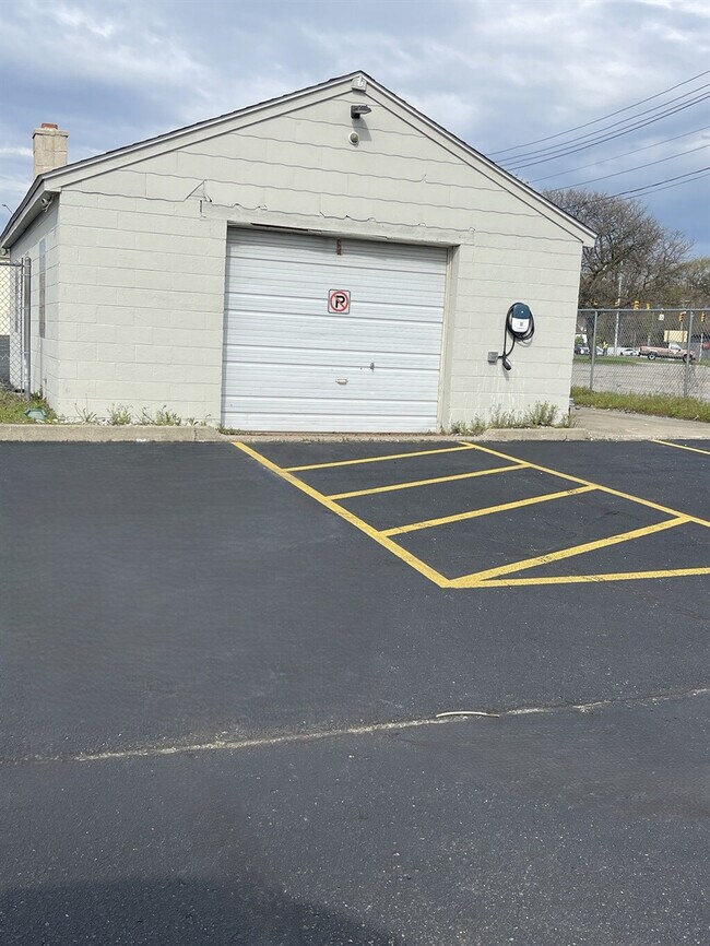 Building Photo - 18459 Sharon Ln