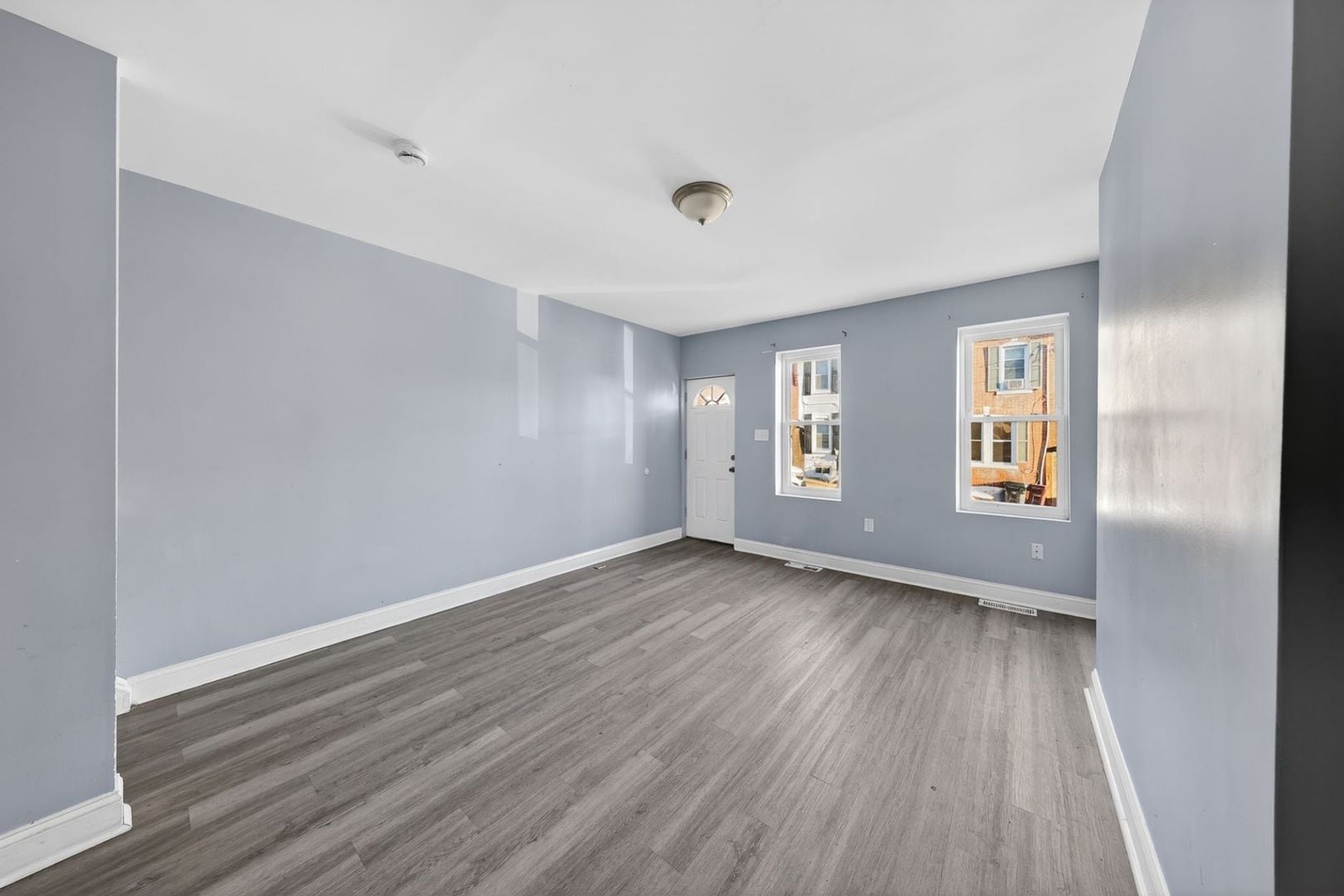 Building Photo - 1316 W 3rd St