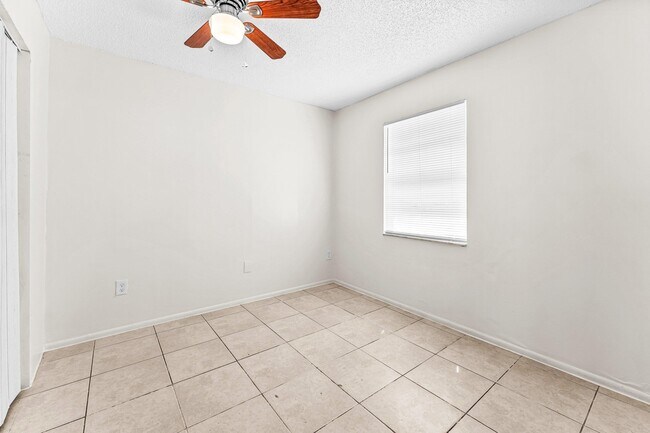 Building Photo - 4783 Gulfstream Rd