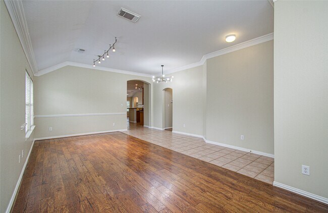 Building Photo - 18223 Heathridge Ln