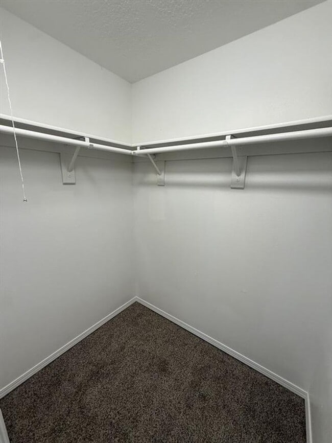 Building Photo - 1333 SW 178th Ave