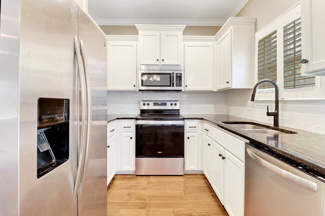 Building Photo - E 31st Street