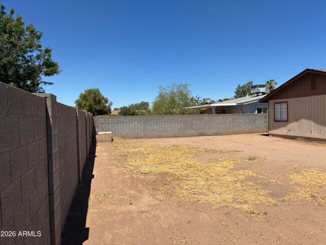 Building Photo - 5915 W Tierra Buena Ln