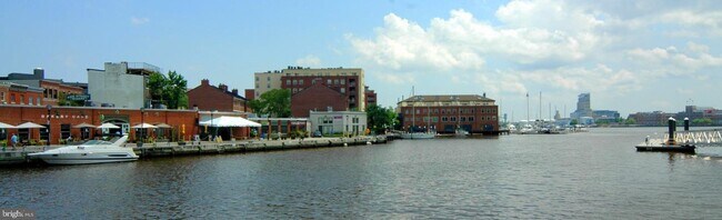 Building Photo - 706 S Bond St