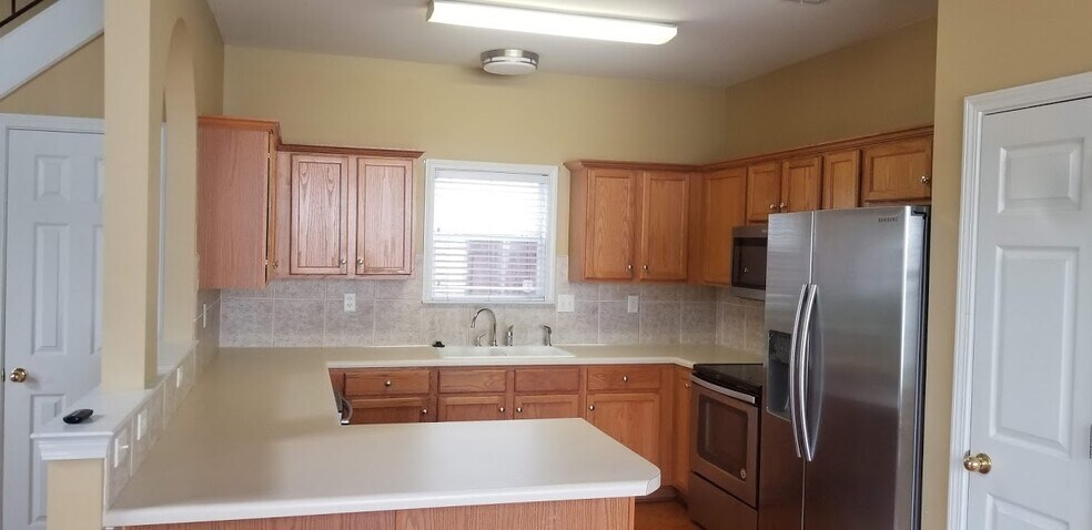 Building Photo - 1162 Island Pl E