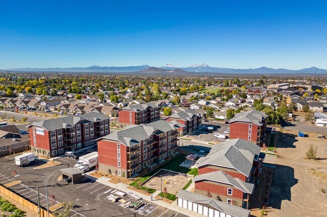Building Photo - Summer Savings are Here! $500 Rent Credit ...