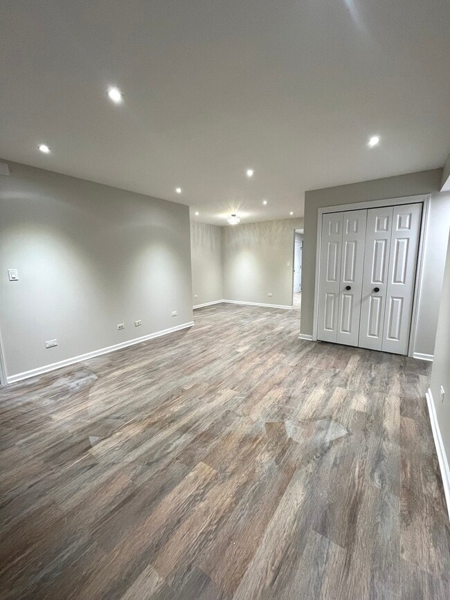 Building Photo - 7875 N Caldwell Ave