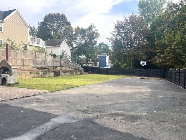 Building Photo - 79 Franklin St