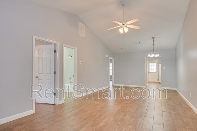 Building Photo - 330 Beech Ln