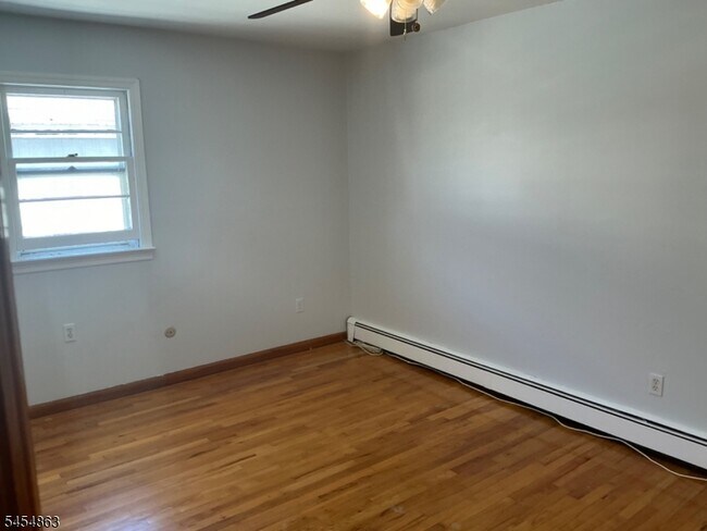 Building Photo - 545 Freeman St