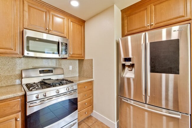 Building Photo - Amazing 3 Bed, 3 Bath Home in Sunnyvale near Seven Seas Park