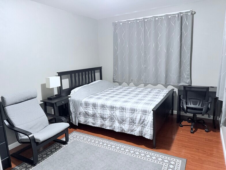 Building Photo - 15332 Ashworth Ave N