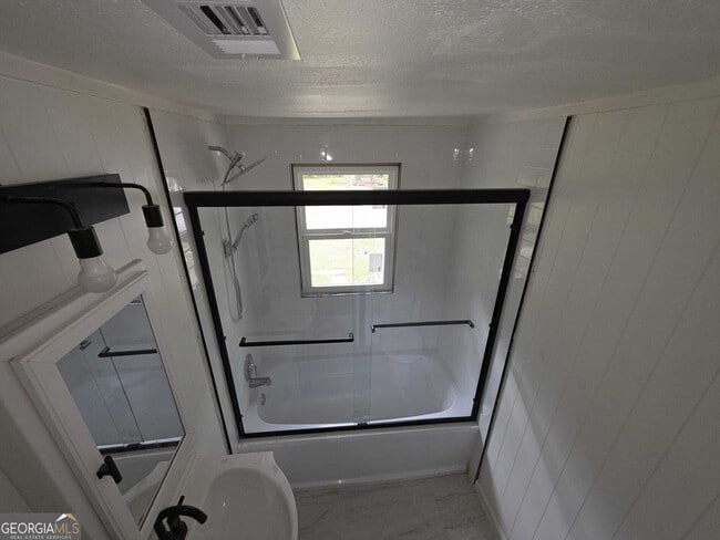 Building Photo - 15 Dixie Dr