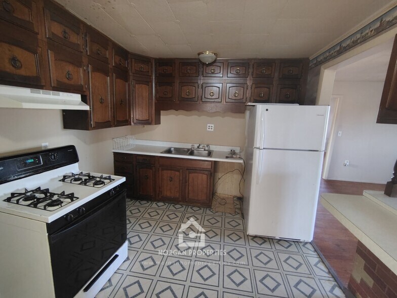 Building Photo - 2331 Broadway St