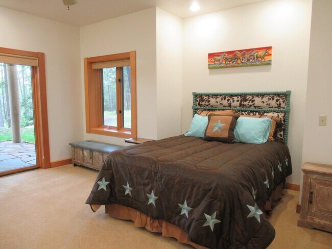 Building Photo - Hidden Whitefish Lake 3 bedroom Furnished ...