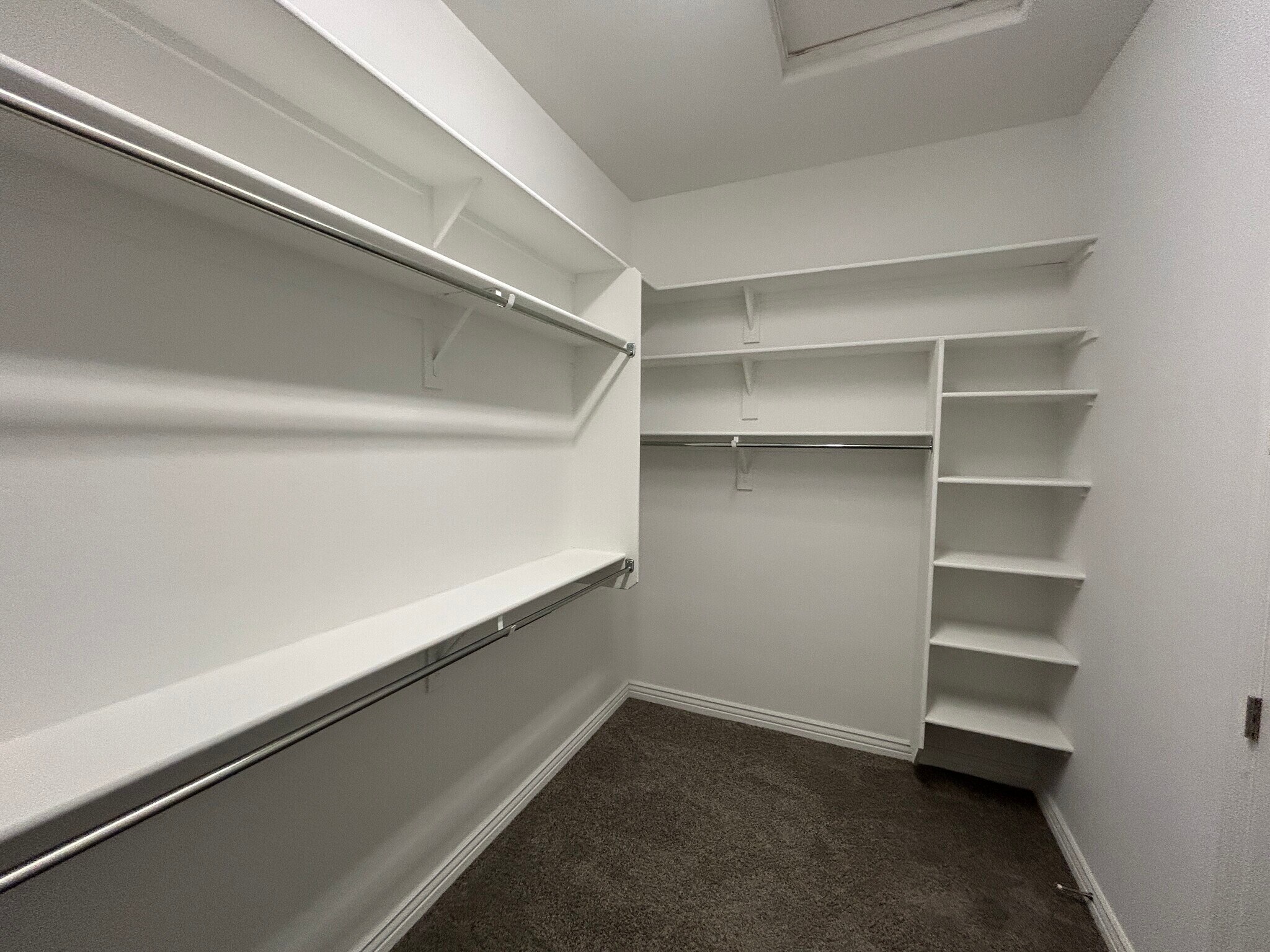 Building Photo - 8731 W Wagon Wheel Dr