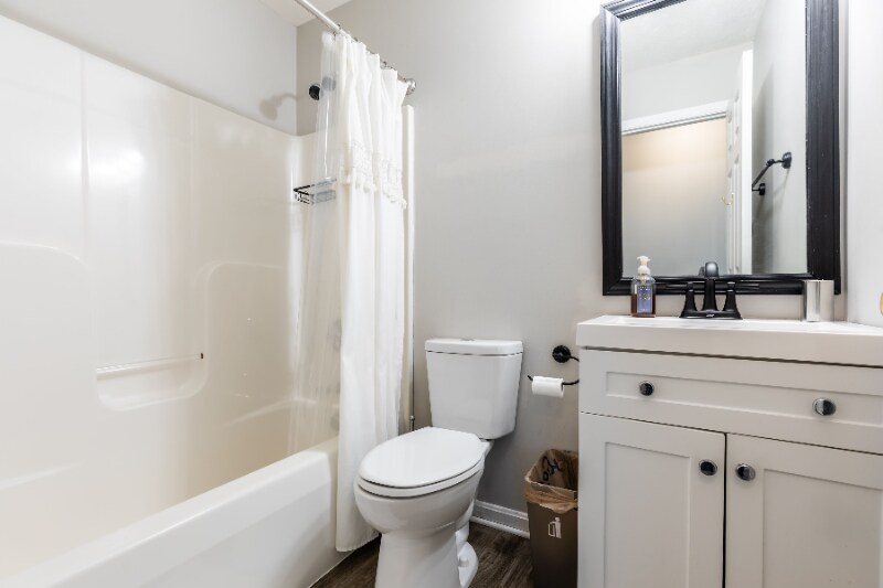 Building Photo - 868 Virginiabradford Ct