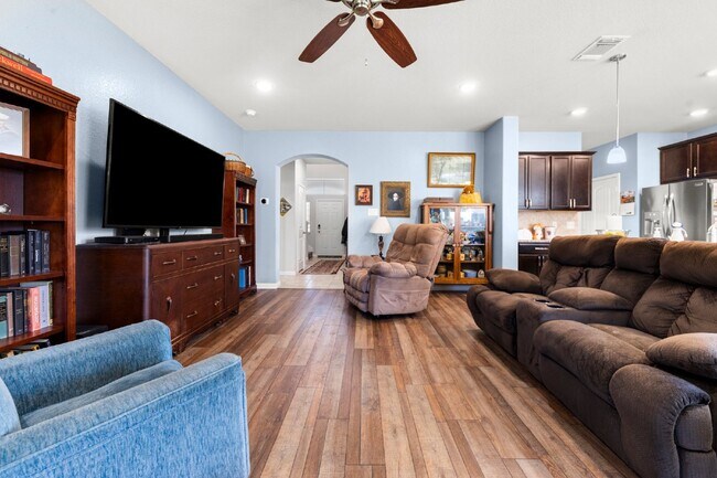Building Photo - Spacious 5-Bedroom Home with Granite Count...