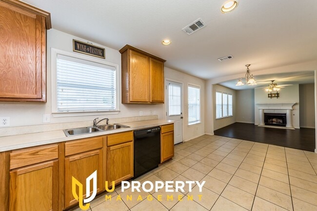 Building Photo - 5425 Smt Vw Dr