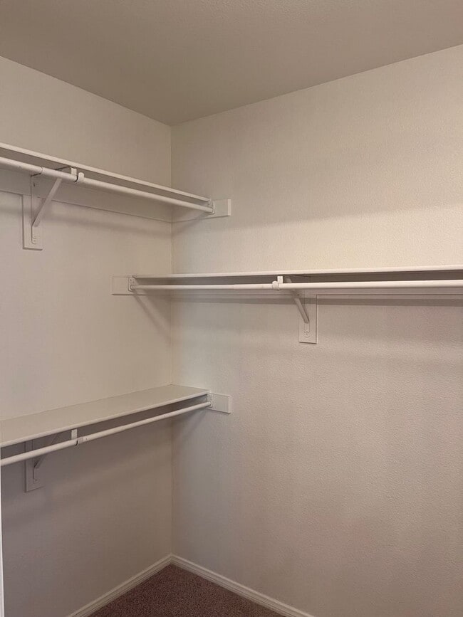 Building Photo - Single Story - 2 bedroom (Gated)