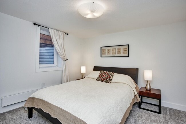 Building Photo - Long Realty & Property Management - Lovely Park Hill Home