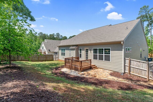 Building Photo - Beautiful Holly Springs Home