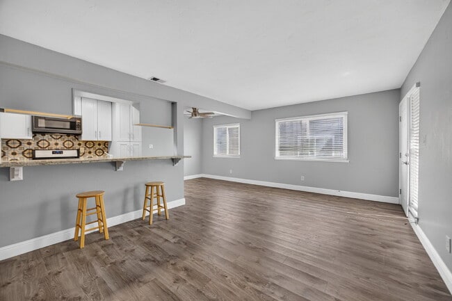 Building Photo - Charming 2-Bed Condo Retreat in Citrus Heights
