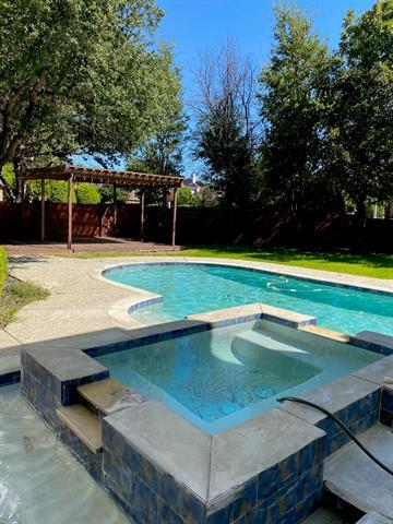 Building Photo - 4008 Naples Dr