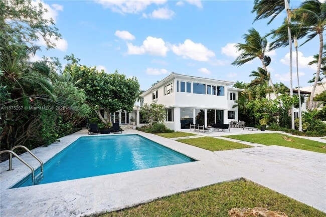 Building Photo - 625 E Dilido Dr