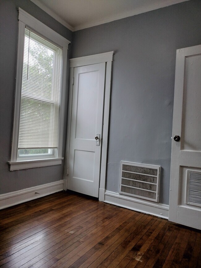 Building Photo - 6719 S Sangamon St
