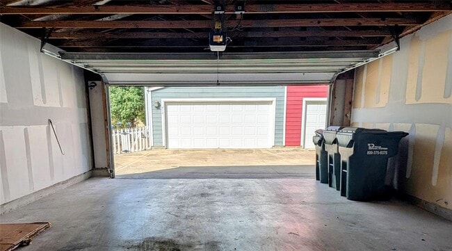 Building Photo - 133 Rush Haven