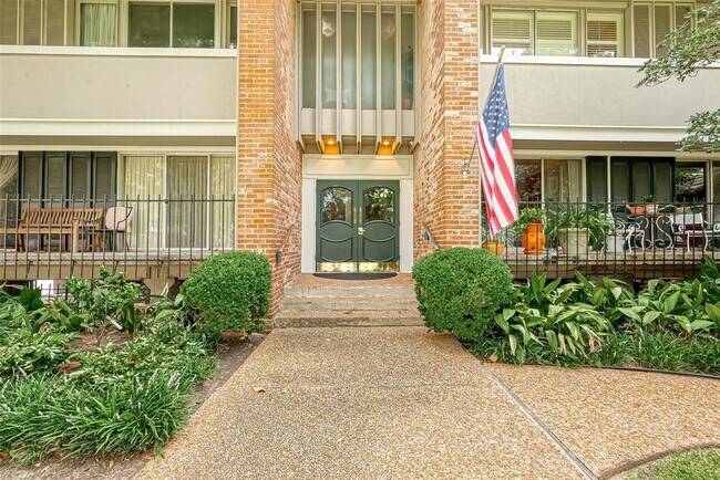 Building Photo - 642 S Ripple Creek Dr