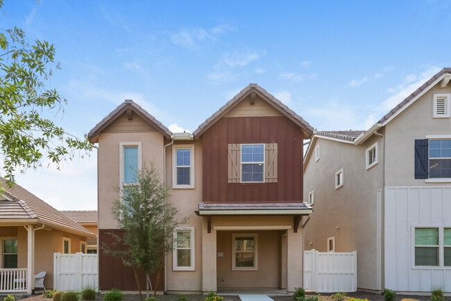 Building Photo - 2252 S Osborn Ln