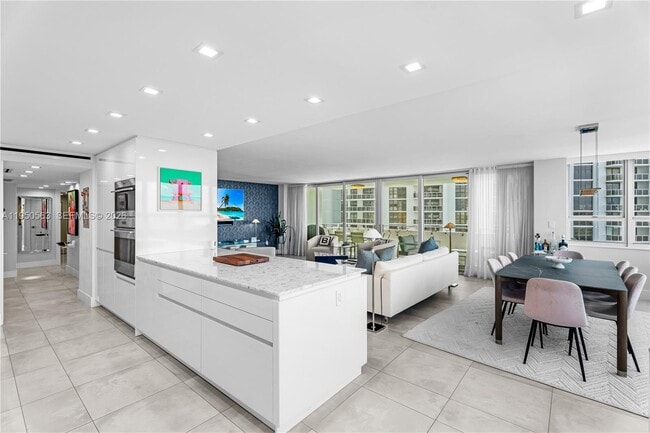 Building Photo - 11 Island Ave