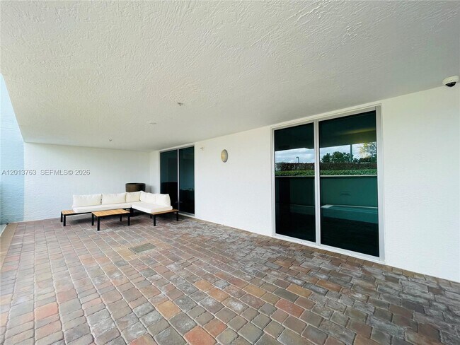 Building Photo - 2681 N Flamingo Rd