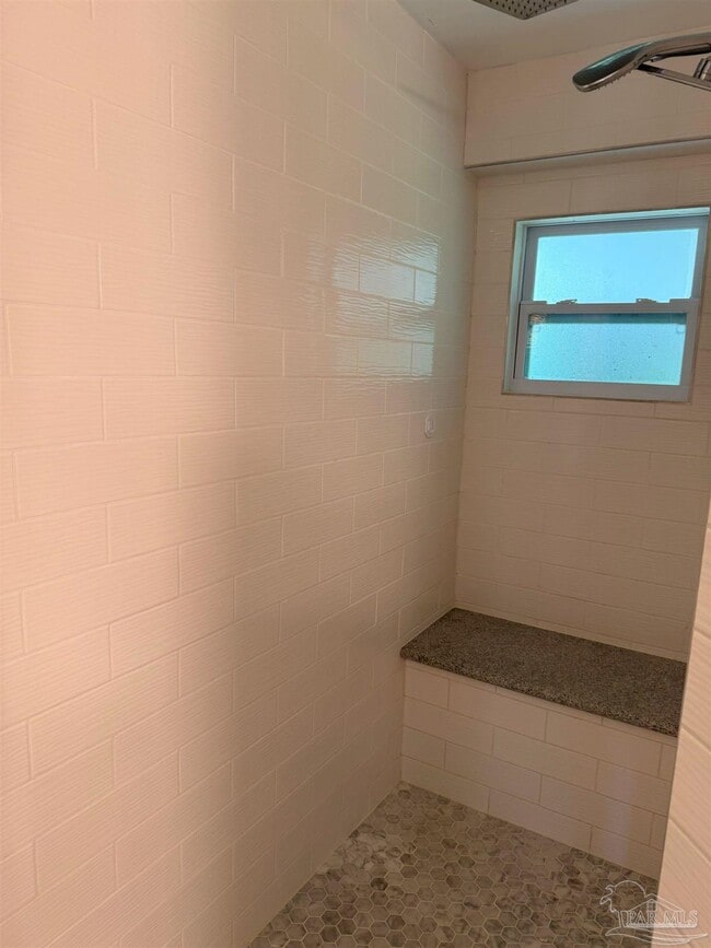 Building Photo - 2720 Bayou Blvd
