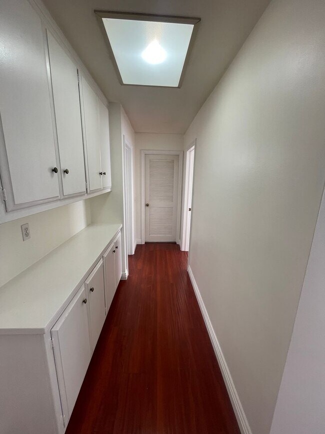 Building Photo - Beautiful 3 Bedroom, 2 Bathroom House w/ a Pool For Rent in Mission Viejo!