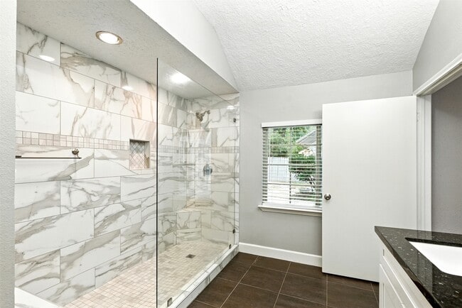 Building Photo - 5438 Garden Village Dr