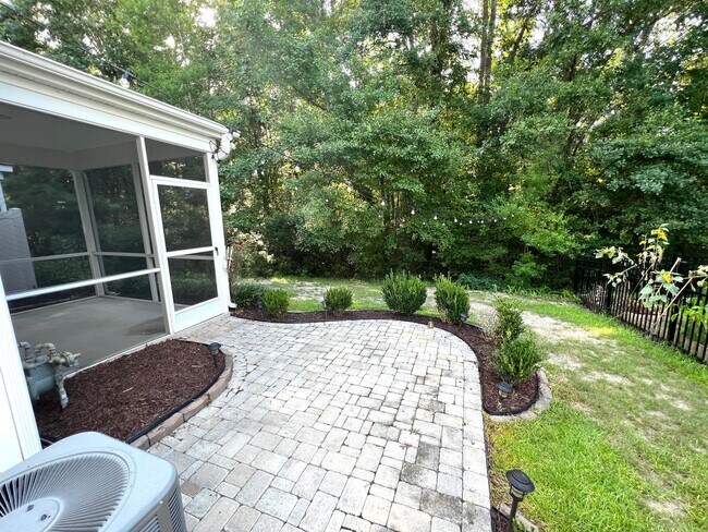 Building Photo - 1708 Restoration Ct