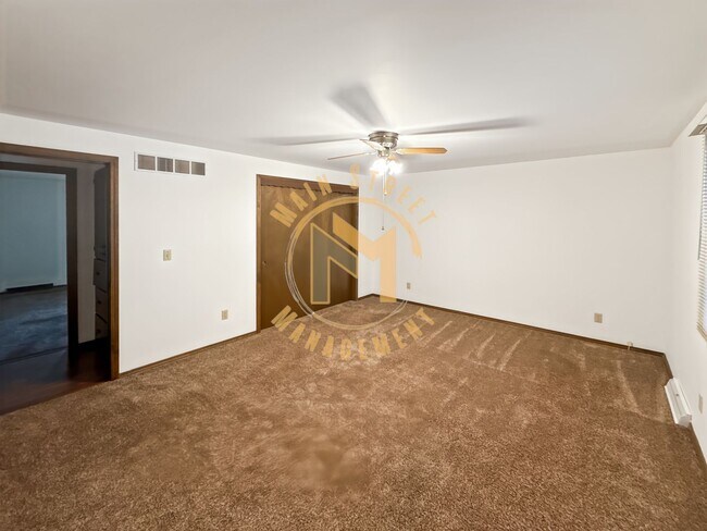 Building Photo - 1433 Baumgart Rd