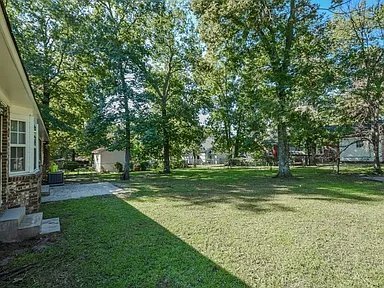 Building Photo - 205 Bob White Ave