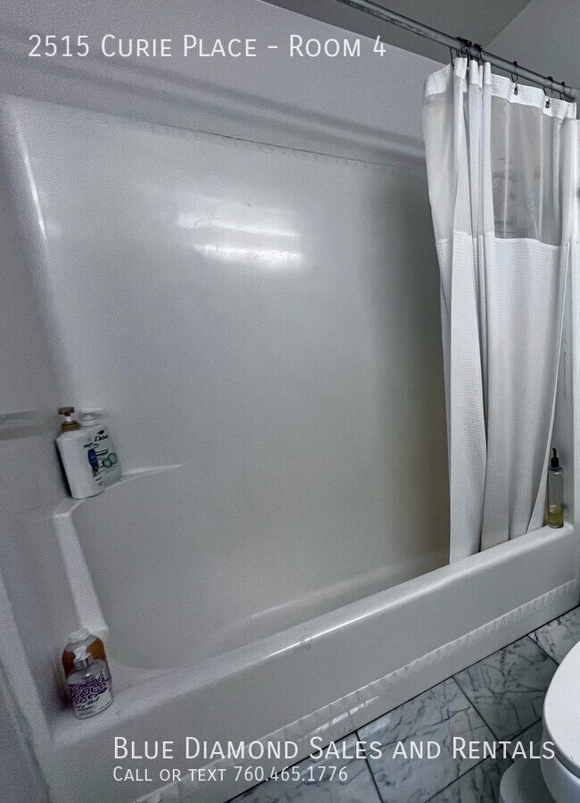 Building Photo - Private Partially Furnished Room in a Beau...