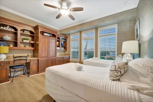 Building Photo - 6406 Gulf Dr