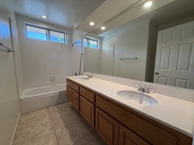 Building Photo - 6781 Angelina Ct