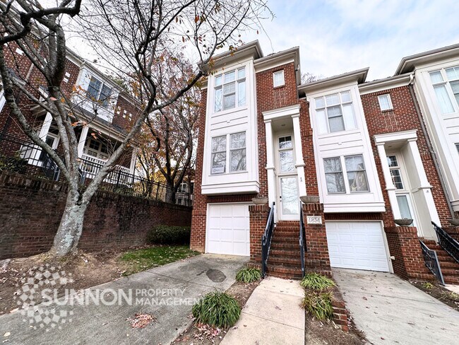 Building Photo - End-unit Townhome in Heart of South Park