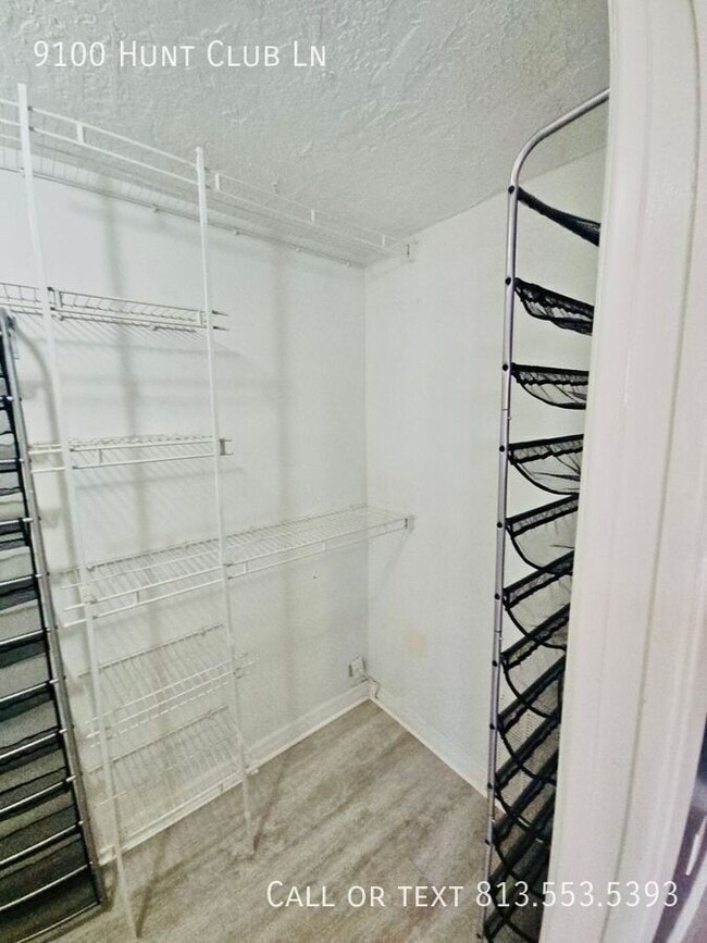 Building Photo - 9100 Hunt Club Ln