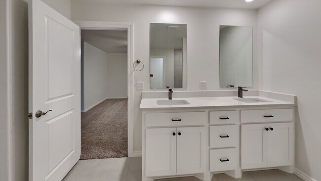 Building Photo - Brand new 2 bed 2 bath home in Edmond schools.