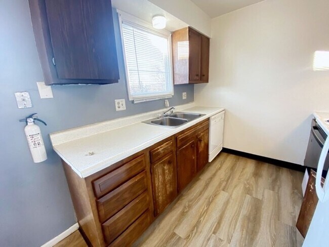 Building Photo - 3934 W 30th Ave