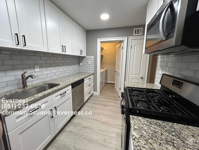 Building Photo - 201 Park Ridge Cir